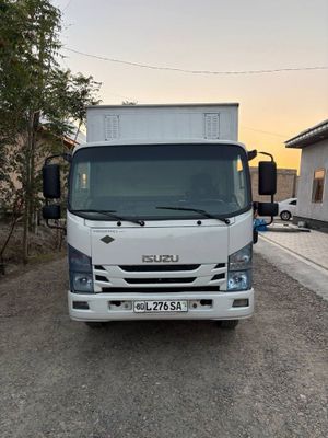 isuzu SNG npr 82