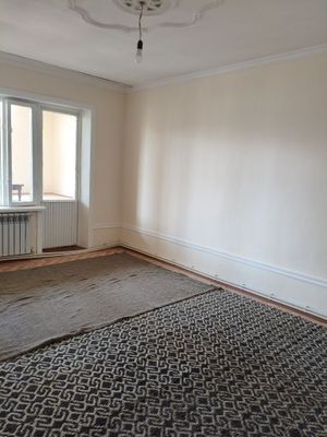 Зудлик бн 3 хоналик уй сотилади 28 000