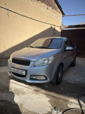 Neksya3 A/T srochna sotiladi