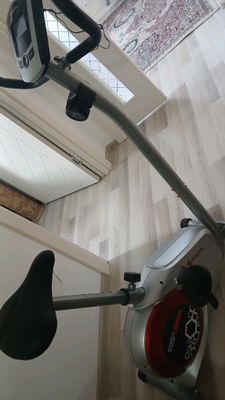 Велотренажор  Холати яхши, куп ишлатилмаган янги.