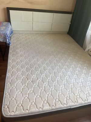 Двуспальная кровать