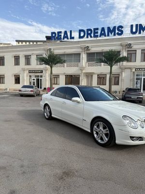 Mercedes-Benz W211