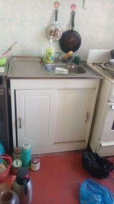раковина кухни сотилади