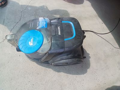 Пылесос Philips холати яхши. Айби яхши тортми коган. Синмаган куймаган