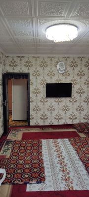 Квартира сотилади 2 хонали. 7-мкр 23-дом. 3-этаж. Галерка,ремонт яхши.