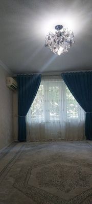 Шайхонтохур тумани Пахтакор метро бекати ёнида ижарага квартира