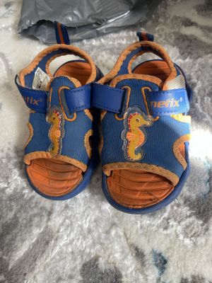 Xammasi wu narx oʻgil bollarga oyoq kiyimla