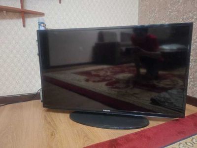 Телевизор SAMSUNG UE40EH5000WXMS