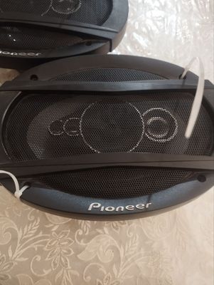 Pioneer 650 kalonka sotiladi