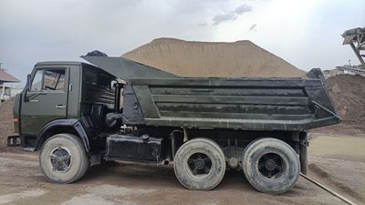Kamaz Samasval ishlab turgan moshina