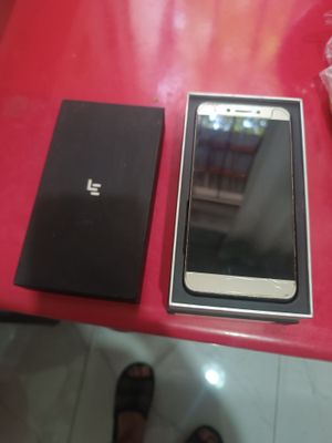 Телефон LE X526 сотовый сенсер