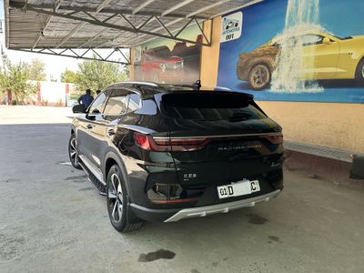 BYD сонг пулис 23400 $ пробег 51000 $