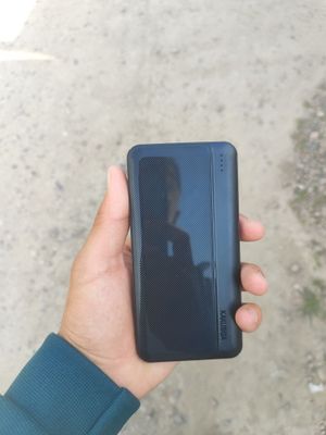 Power bank 10000tali holati ideal yangi