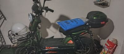Yadaya max skuteri satiladi