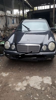 Мерседес 210 сотилади