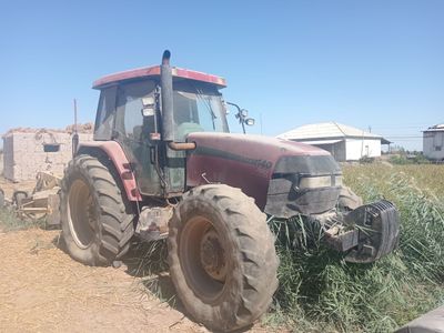 Traktor sotiladi