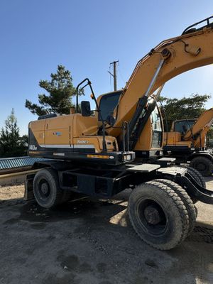 Ekskavator HYUNDAI