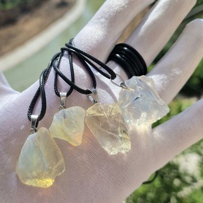 Кулон Кристаллы из натуральных камней.