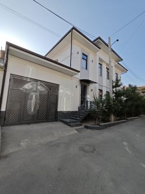 Продается евродом ул.Паркентская, 4 сотки,8 комнат