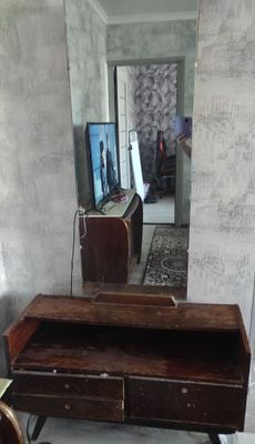 продается советское трюмо с зеркалом