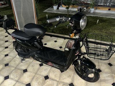 Skuter sotiladi.