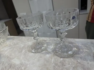 Хрусталь новая хранилась на стенке отлично сверкает