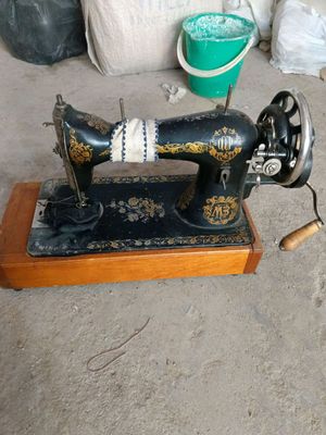 ручная швейная машинка