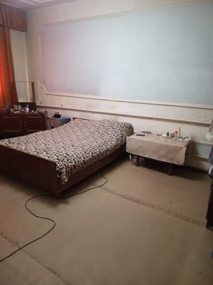 Yubleni 9 maktab tomondagi 4 etaj 2 xonali kvartira srochno sotiladi.