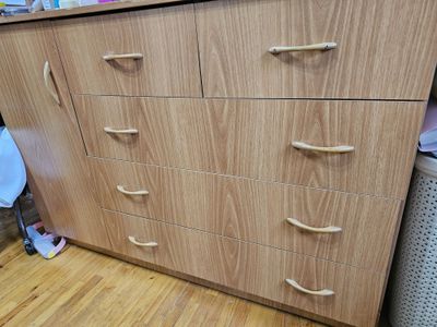 Продается комод 130см высота 90см, ширина 37 см