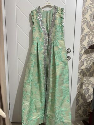 Kelinlar uchun uzun nimcha. S, 44 razmer. 200ming.