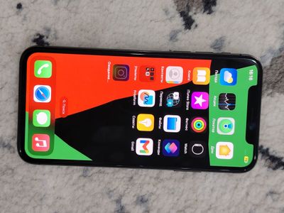 Iphone X 256 gb 78% radnoy Tru ton feys yo ayb : kalonka ishlamaydi