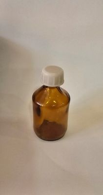 Флаконы из стекломассы с винтовой горловиной.