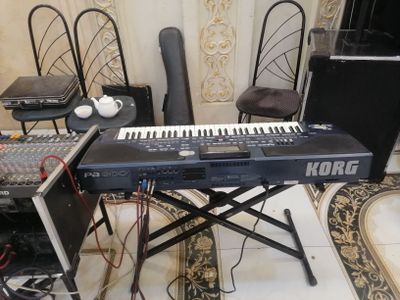 Korg pa 800 sotiladi 128mb ram ishlashi zor mp3 uqiydi