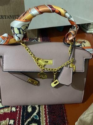 Hermes sumka yangi tutilmagan