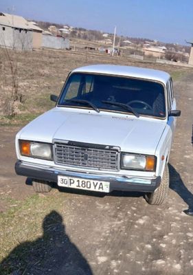 Vaz 2107 sotiladi