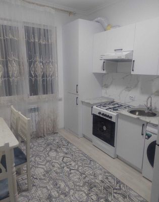 Yangi Chosh tepa metroga yaqin joyda kvartira bor bezmakler