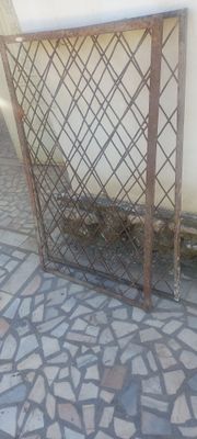 Решётка металлическая