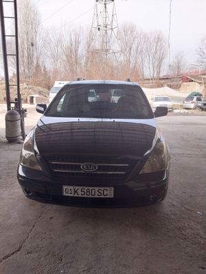 Kia Carnival sotiladi