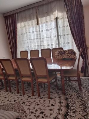 Stok stuli 10 ta yong'oqdan yasalgan