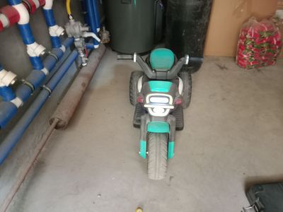 Yosh bolalar uchun skuter sotiladi