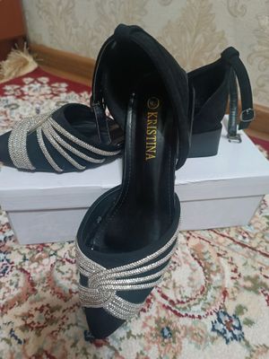 ayollar tuflisi poshnali qora zamujli