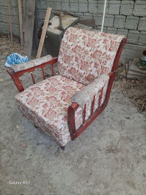 Продается пара Румынских кресел.