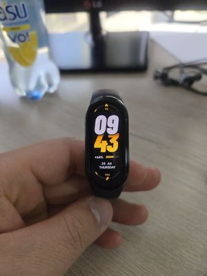 Продаю Mi Band 8
