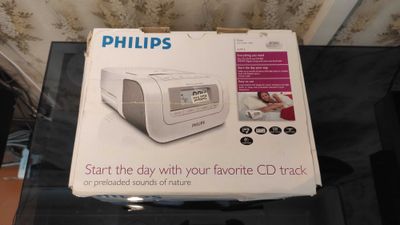 Philips AJ3916/12 радио, CD плеер, будильник, AUX.