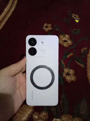 Zo'r holatdagi telfon sotman