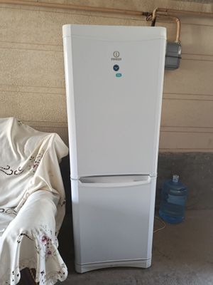 Xolodelnik indesit sotiladi ideal holatda