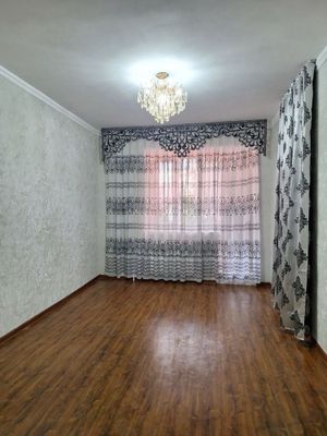 2/1/4 Феруза,Олма магазинини олдида 400$