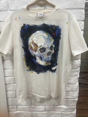 Футболка zara с черепом