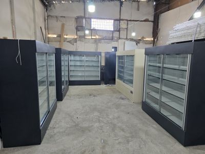 Витринный Холодильник