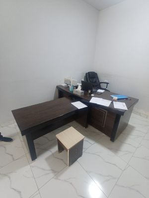Ofisne mebel sotiladi